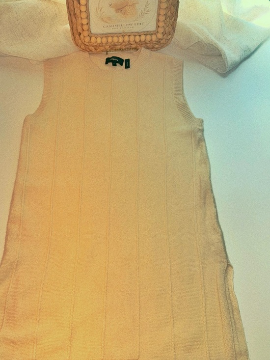 Theory Sweaters - 100% Cashmere • Theory • White Chocolate Biscotti • Quiet Luxury Vest